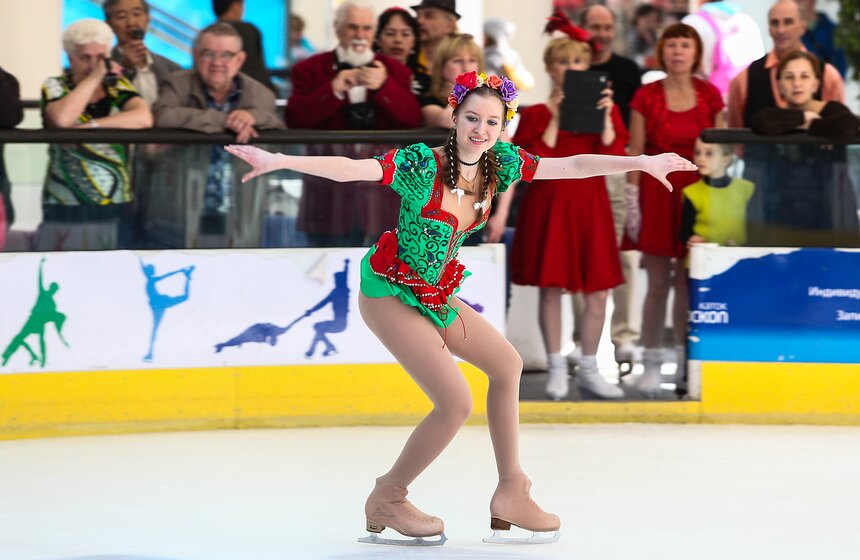 Ветераны фигурного катания выступили на фестивале "Свет победы" 10 фото