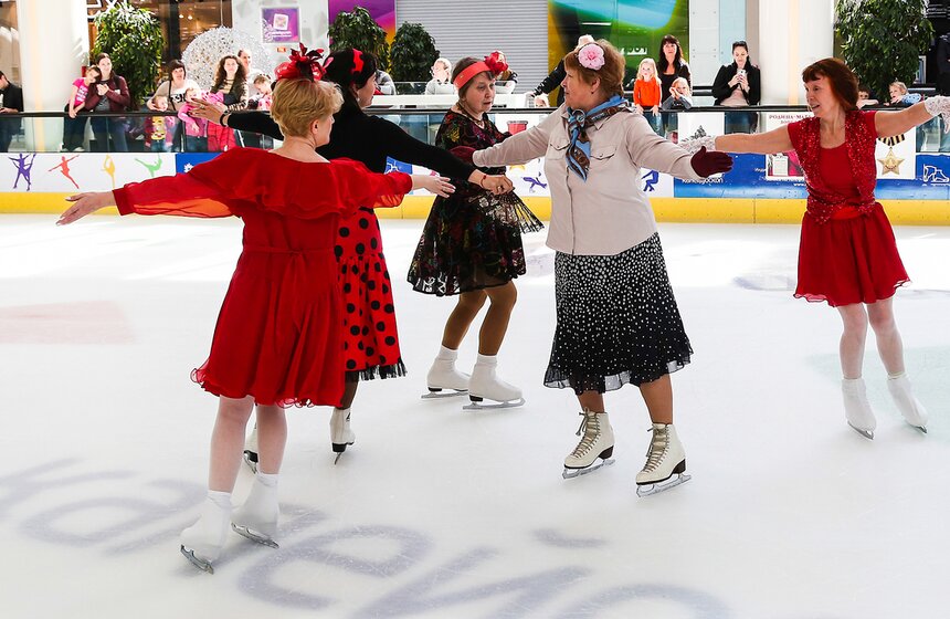 Ветераны фигурного катания выступили на фестивале "Свет победы" 6 фото
