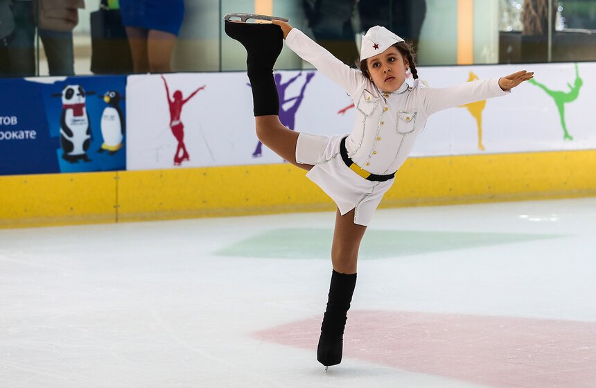 Ветераны фигурного катания выступили на фестивале "Свет победы" 9 фото