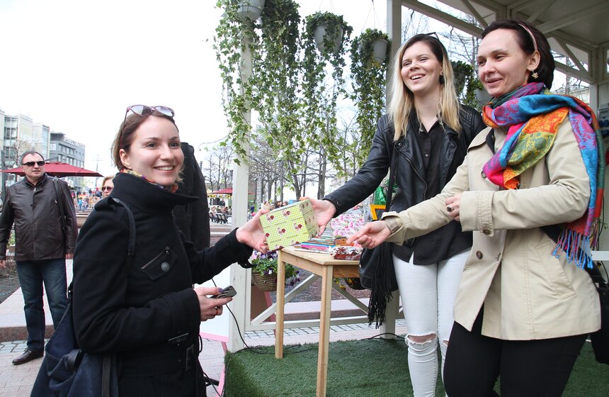 Москвичи собрали вещи для одиноких пожилых людей 7 фото