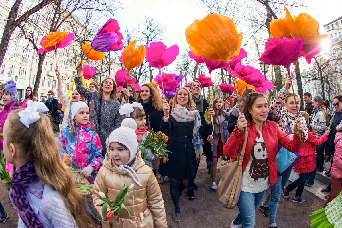 Фестиваль на улице Москва. Весенний парад