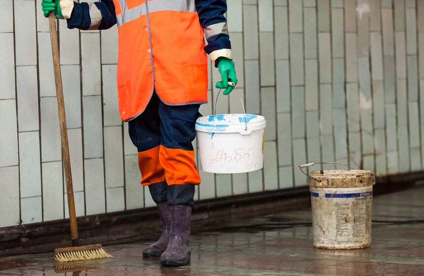 Метрополитен готовит станции к майским праздникам 14 фото