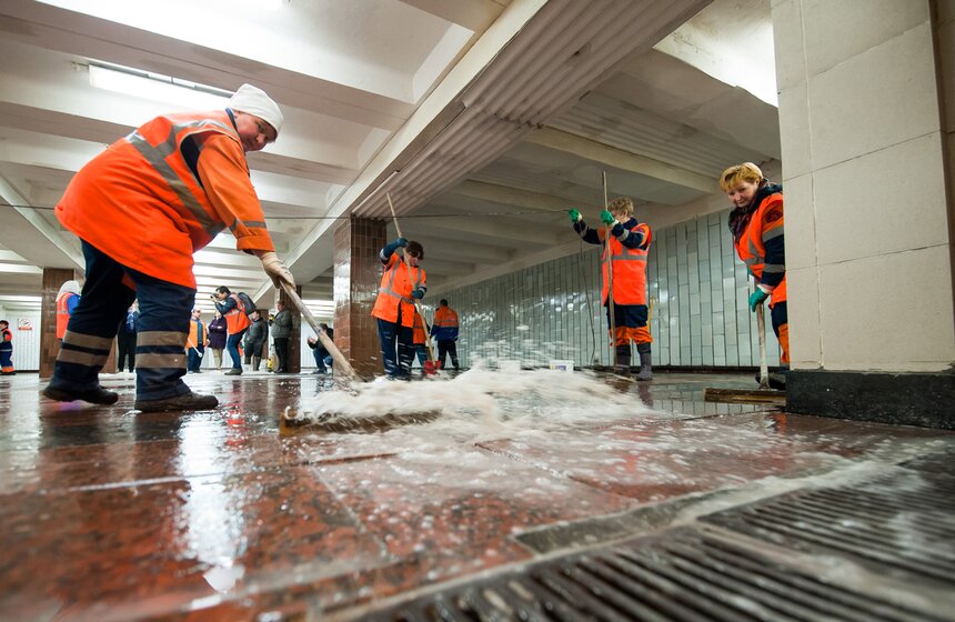 Метрополитен готовит станции к майским праздникам 11 фото