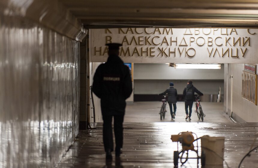 Метрополитен готовит станции к майским праздникам 16 фото