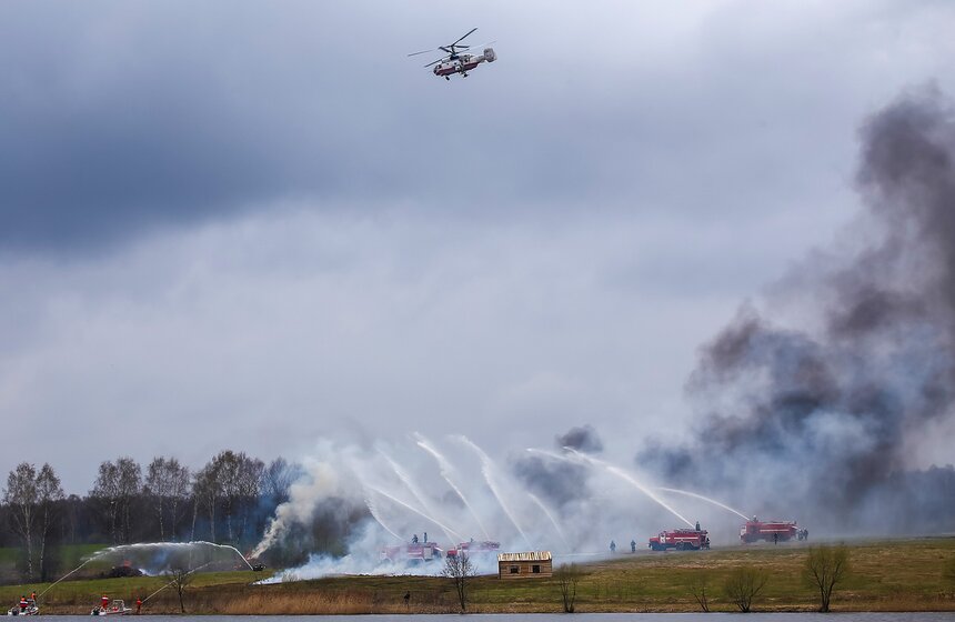 Учения МЧС по тушению природного пожара 11 фото