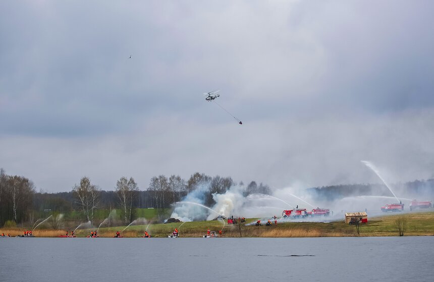 Учения МЧС по тушению природного пожара 14 фото