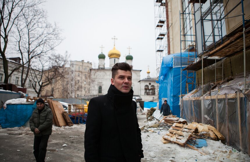 "Места детства": Ведущий Борис Болелов 3 фото