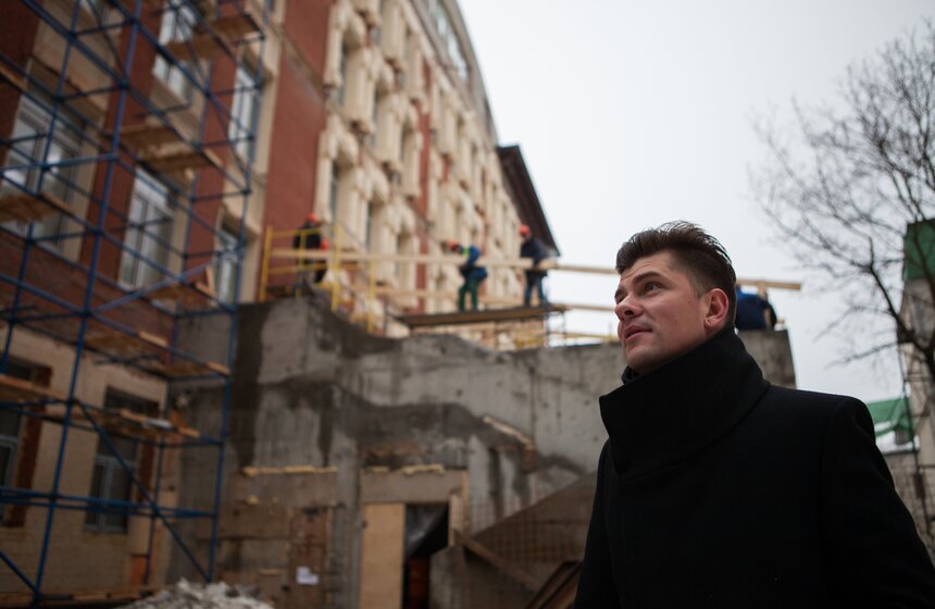 "Места детства": Ведущий Борис Болелов 2 фото