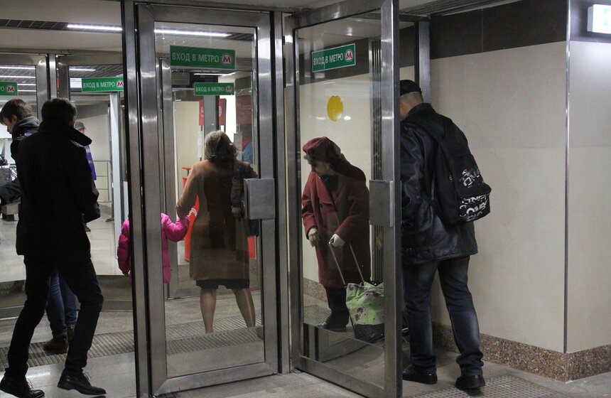 Завершены работы по благоустройству 46 станций столичного метро 14 фото