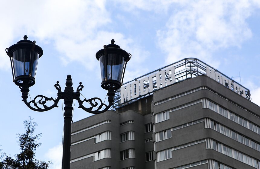 Субботник по промывке газовых фонарей в парке Воинской славы 1 фото