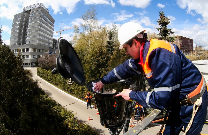 Субботник по промывке газовых фонарей в парке Воинской славы 11 фото
