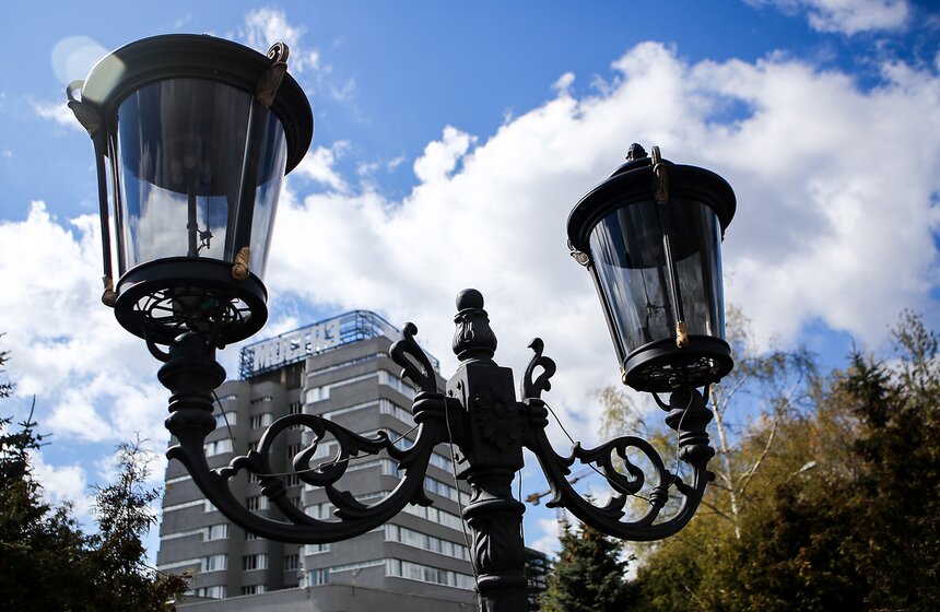 Субботник по промывке газовых фонарей в парке Воинской славы 9 фото