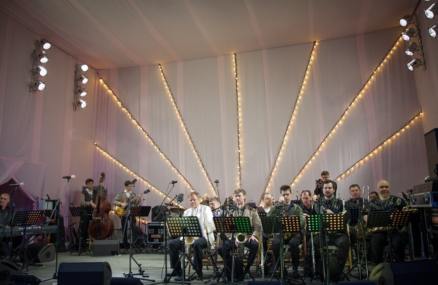 Празднование юбилея "Современника" на Триумфальной площади 30 фото