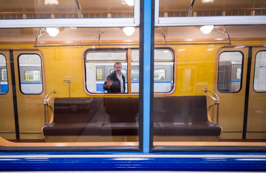 Выставка ретровагонов на станции метро "Партизанская" 12 фото