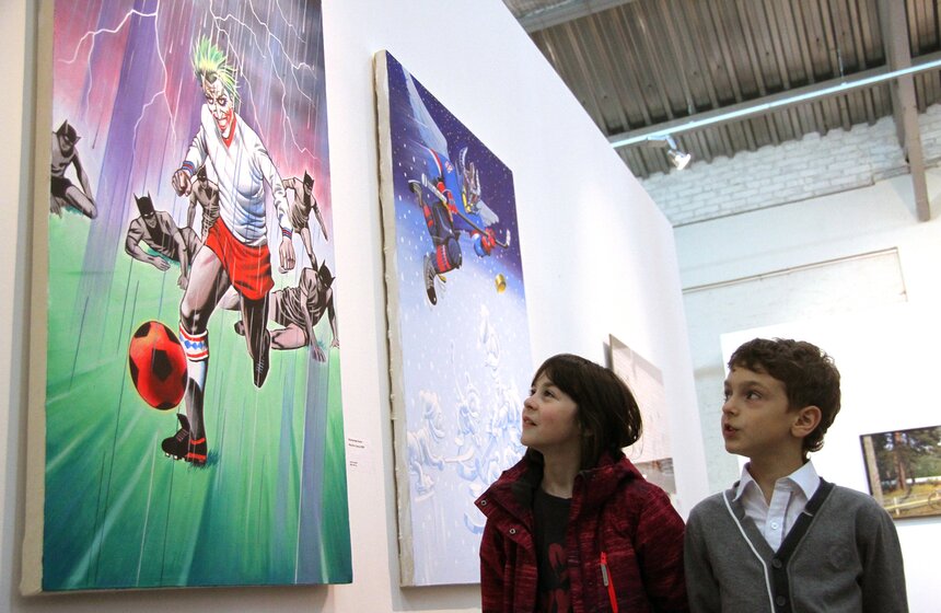 На "Винзаводе" открылся выставочный проект "Футбол – Хоккей" 23 фото