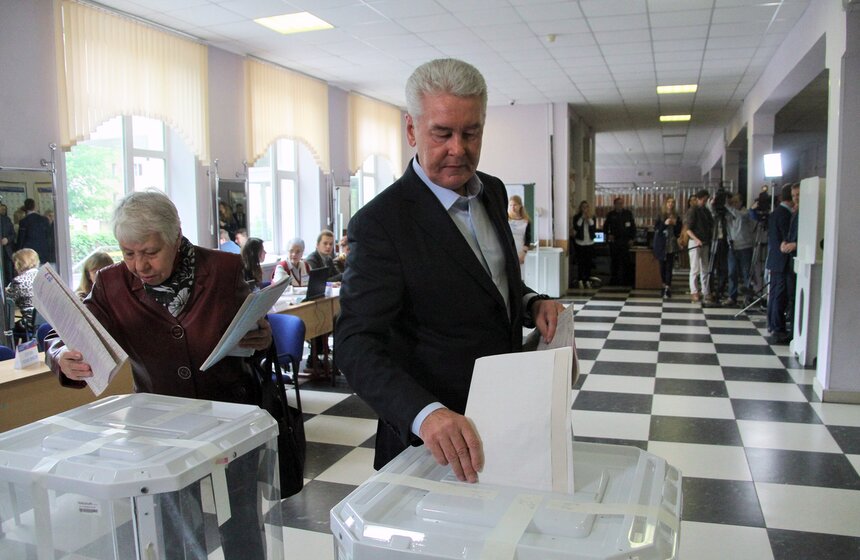 Сергей Собянин проголосовал на предварительных выборах ЕР 15 фото