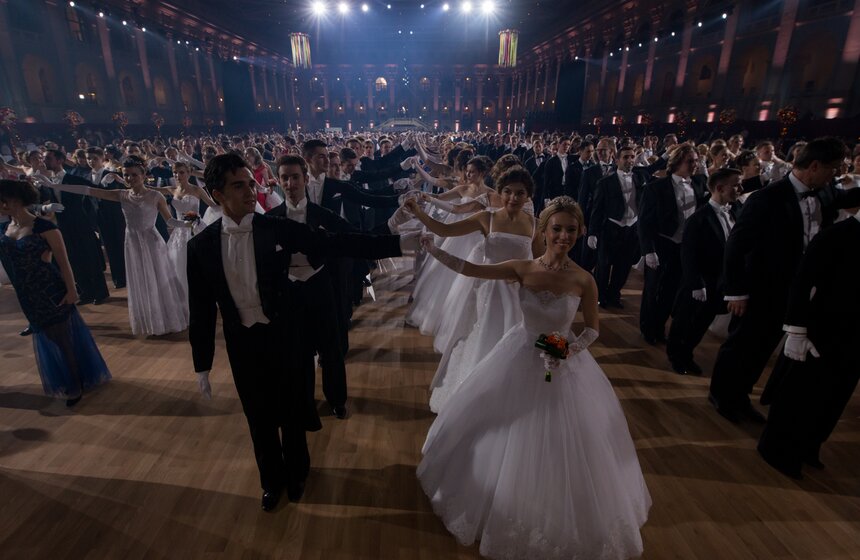 В Москве прошел Венский бал 28 фото