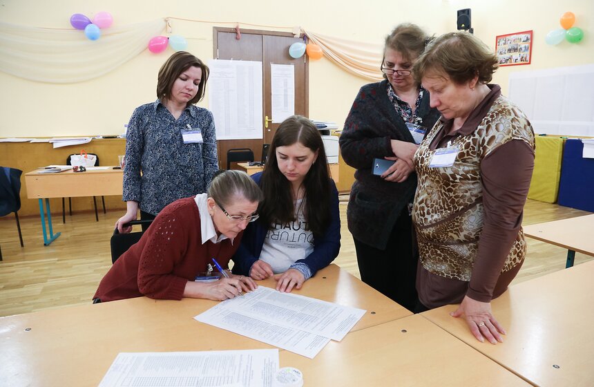 Подсчет голосов по итогам праймериз партии "Единая Россия" 21 фото