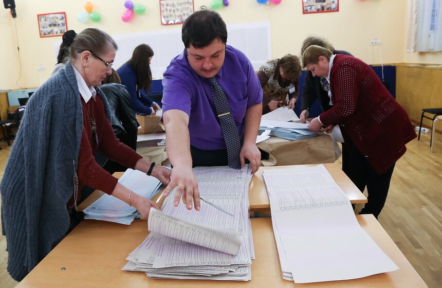 Подсчет голосов по итогам праймериз партии "Единая Россия" 4 фото