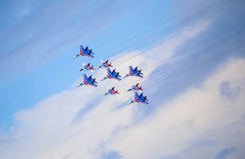 "Стрижи" и "Русские витязи" отметили 25-летие 12 фото