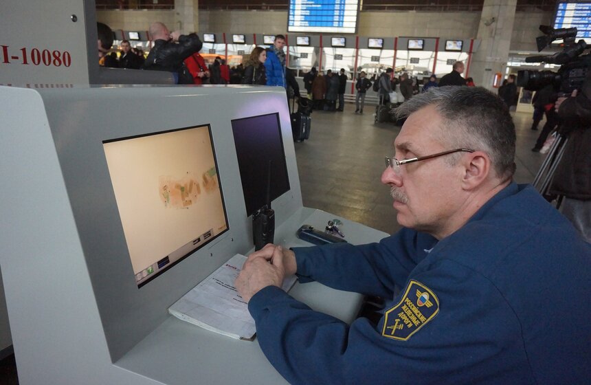 На Курском вокзале начали досматривать пассажиров и багаж 2 фото