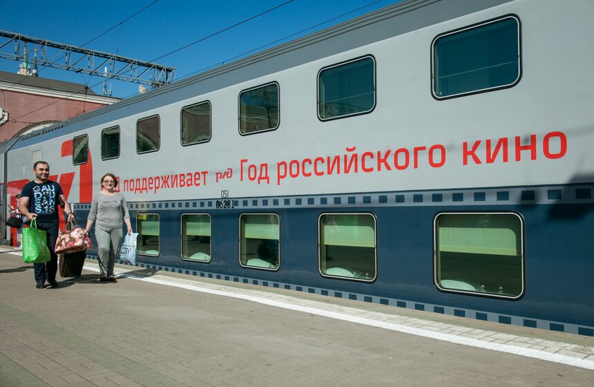 Поезд имени Вячеслава Тихонова отправился в первый рейс 1 фото