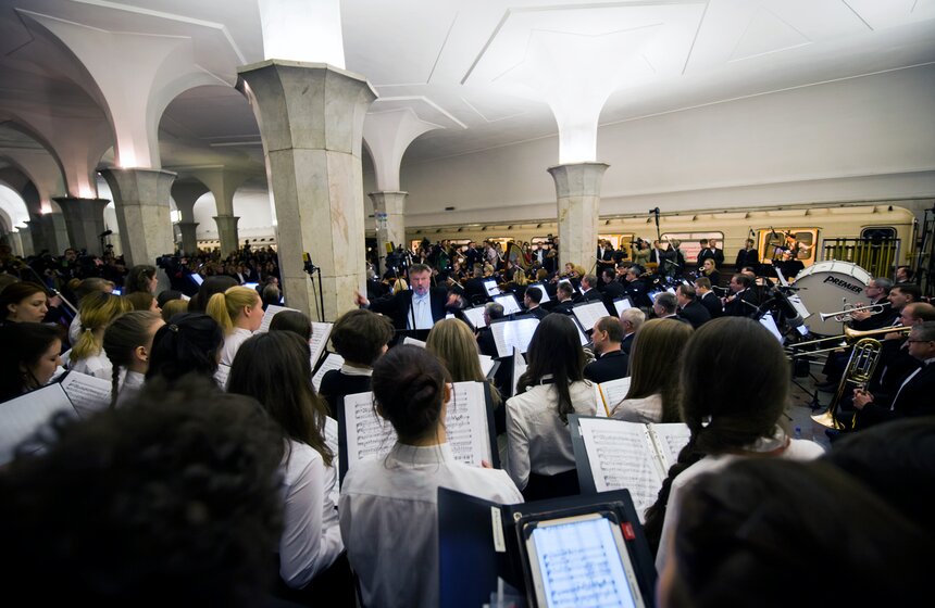 На станции метро "Кропоткинская" прошел ночной концерт 12 фото