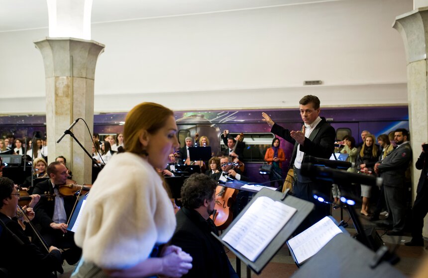 На станции метро "Кропоткинская" прошел ночной концерт 20 фото