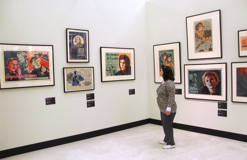 В Манеже открылась выставка советских киноплакатов 13 фото