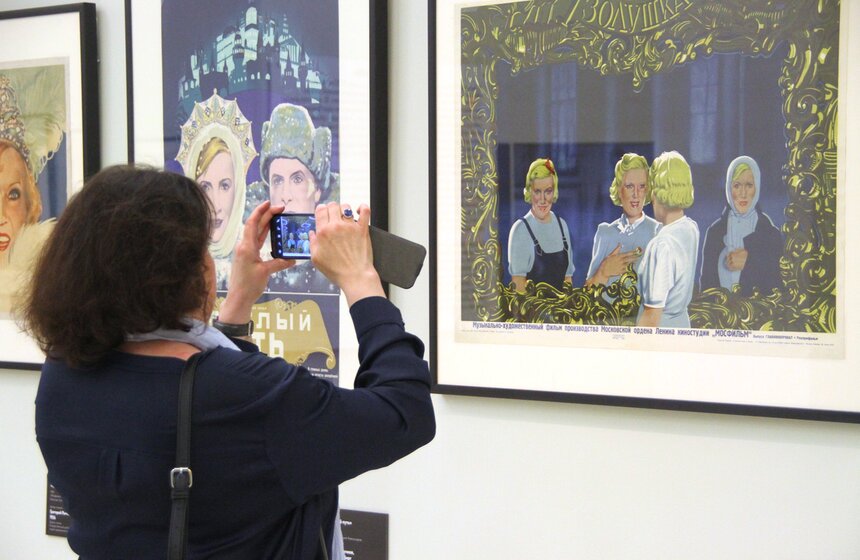 В Манеже открылась выставка советских киноплакатов 9 фото