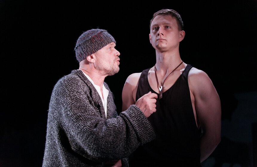 Спектакль "В ожидании варваров" в Театре Олега Табакова 21 фото