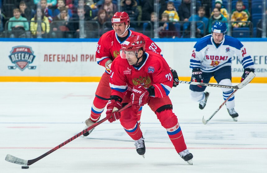 Полуфинал Лиги легенд мирового хоккея 16 фото