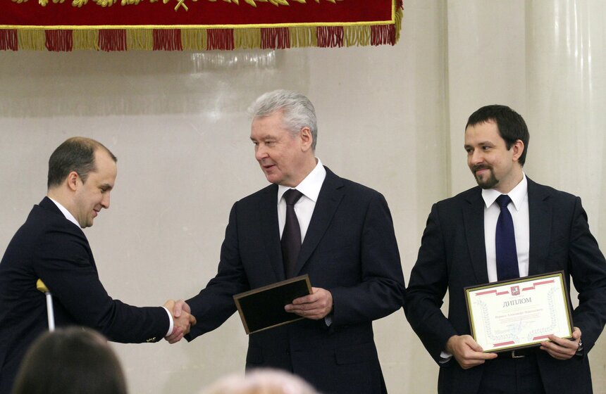 Сергей Собянин вручил премии молодым ученым 10 фото