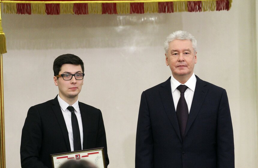 Сергей Собянин вручил премии молодым ученым 11 фото