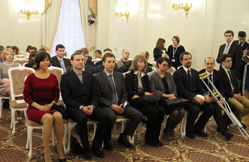 Сергей Собянин вручил премии молодым ученым 4 фото