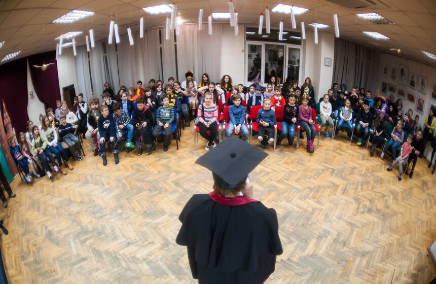 Открылась школа чародейства и волшебства "Хогвартс" 12 фото