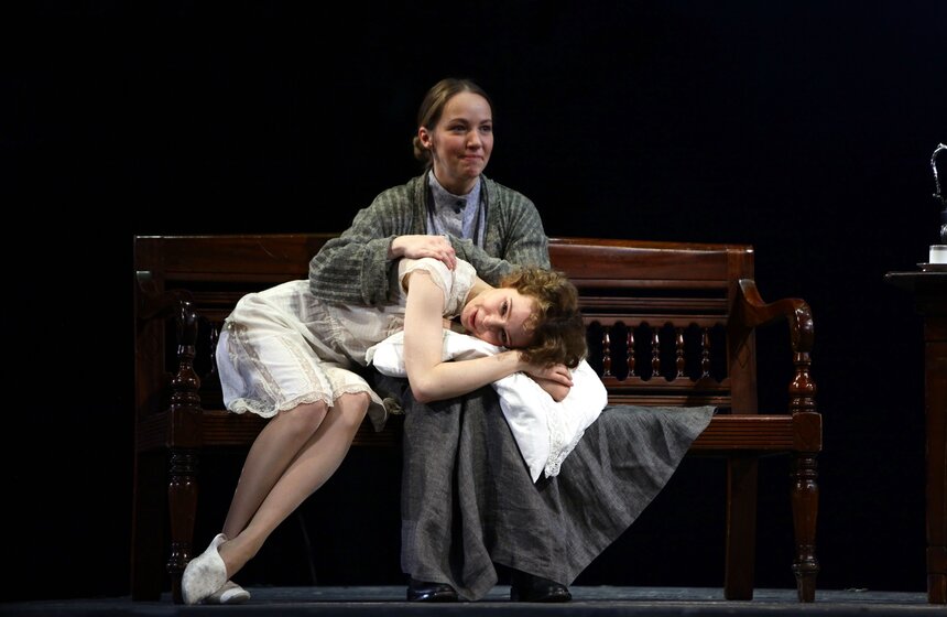 В театре Моссовета показали спектакль "Вишневый сад" 14 фото