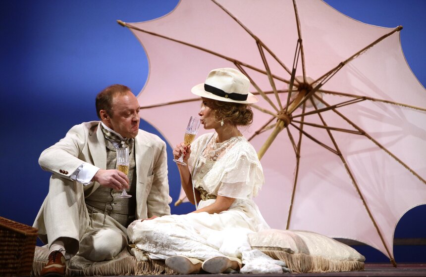 В театре Моссовета показали спектакль "Вишневый сад" 17 фото