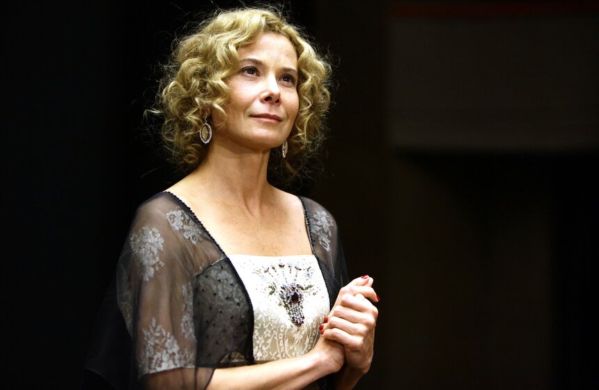 В театре Моссовета показали спектакль "Вишневый сад" 26 фото