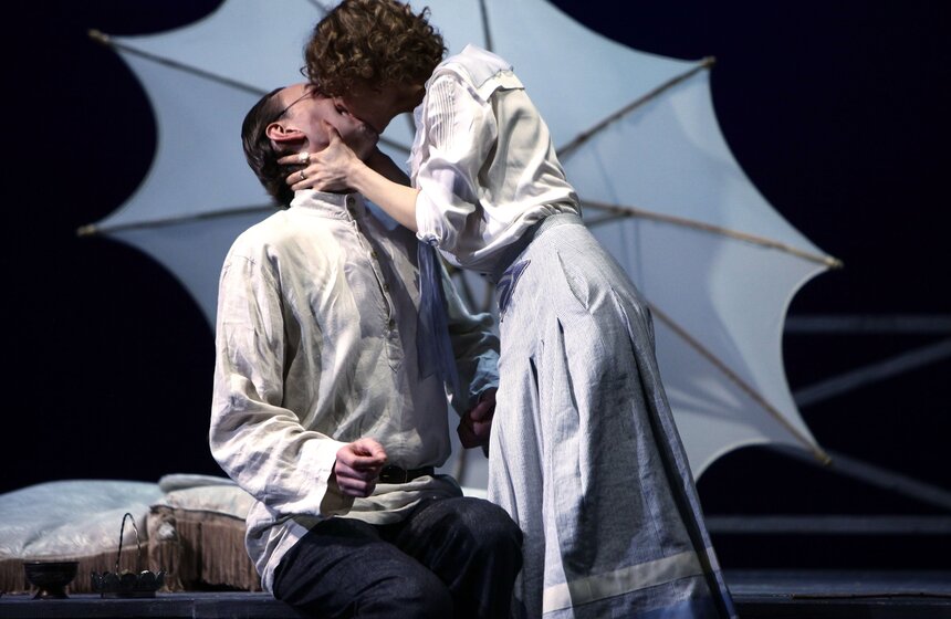 В театре Моссовета показали спектакль "Вишневый сад" 24 фото