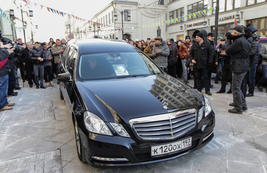 В Москве простились с актером Андреем Паниным 11 фото
