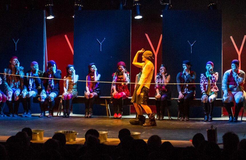 "Ричард III" в исполнении "Коляда-Театра" 1 фото