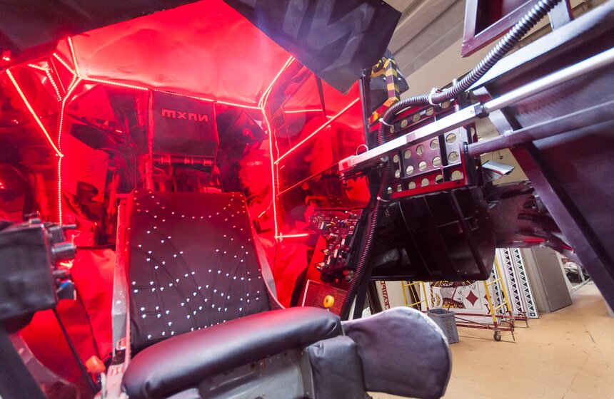 Презентация трехметрового робота Night Fox II в МХПИ 27 фото