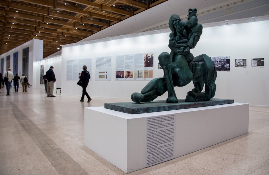 Выставка "Эрнст Неизвестный. Возвращение в Манеж" 15 фото