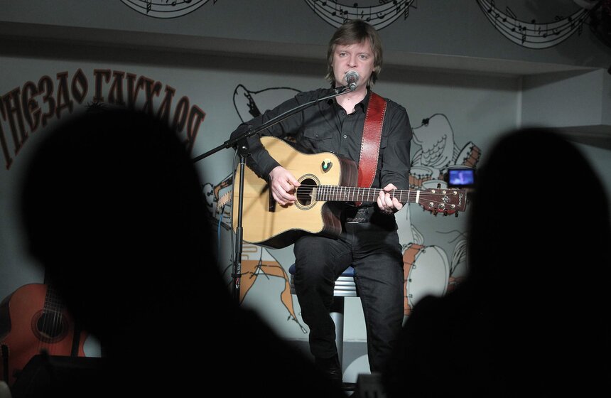 Алексей Кудрявцев выступил в бард-кафе "Гнездо глухаря" 4 фото