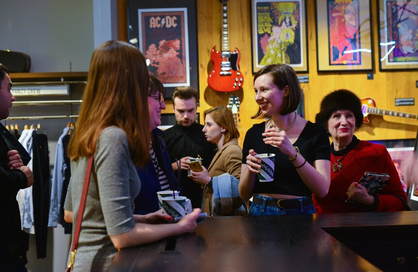 В "Цветном" открылась выставка "Bob Masse: Rock Posters" 19 фото