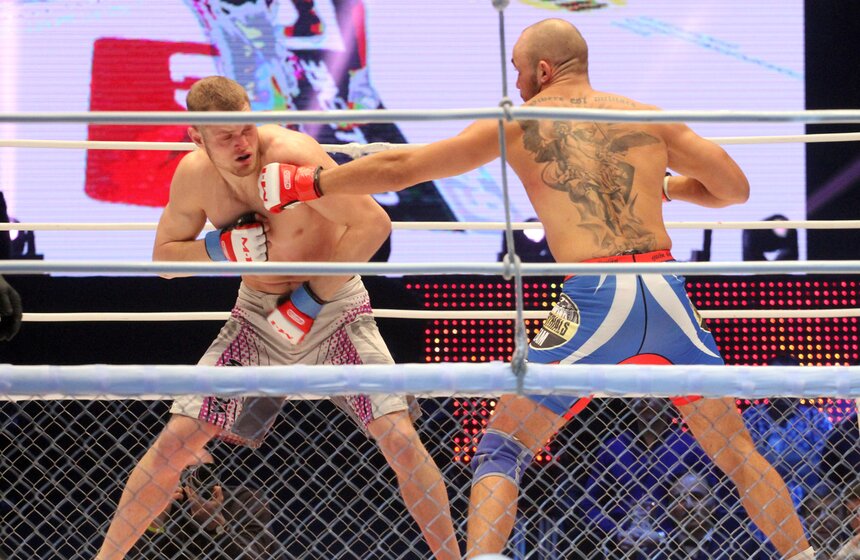 В Москве прошел международный турнир по смешанным единоборствам 4 фото