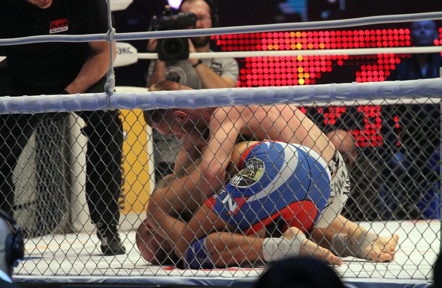 В Москве прошел международный турнир по смешанным единоборствам 7 фото