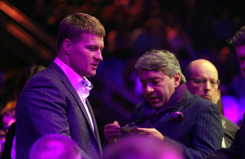 В Москве прошел международный турнир по смешанным единоборствам 19 фото