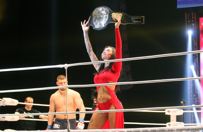 В Москве прошел международный турнир по смешанным единоборствам 26 фото